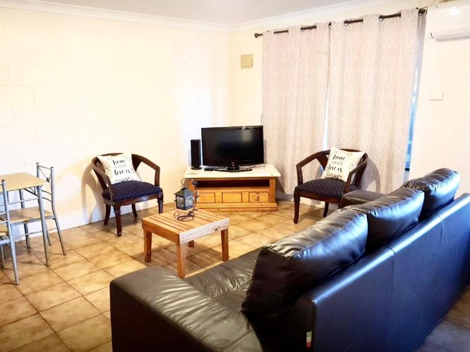 Kalgoorlie, Unit 3, Paddy's Golden Patch Boulder